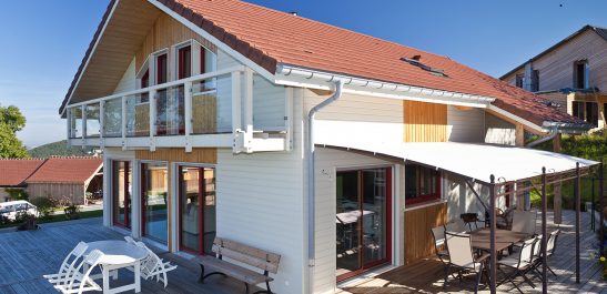 Minco_maison-contemporaine_terrasse_pergola_bois-alu